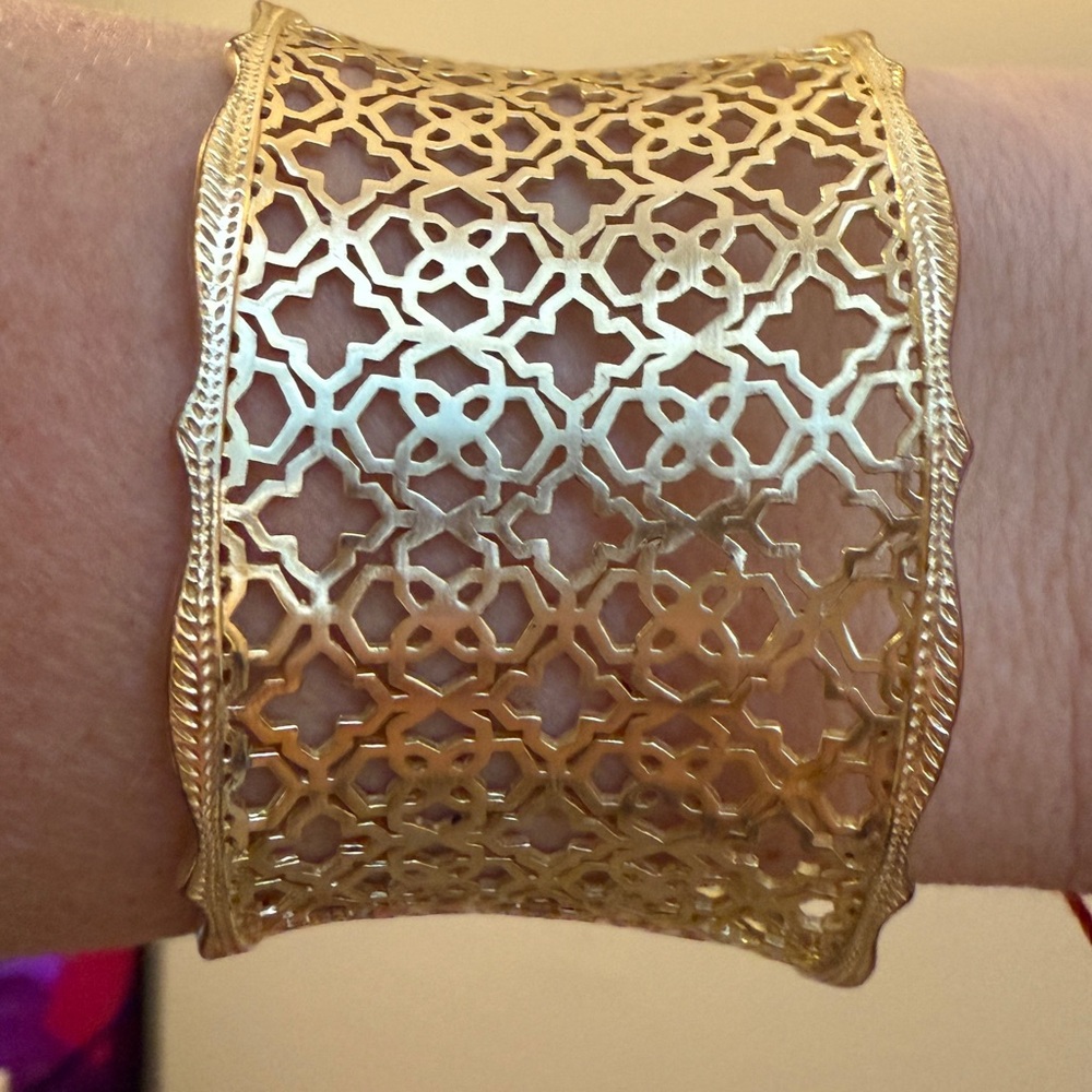 Kendra Scott Candice Statement Cuff Bracelet in Vintage Gold 23K Yellow Gold